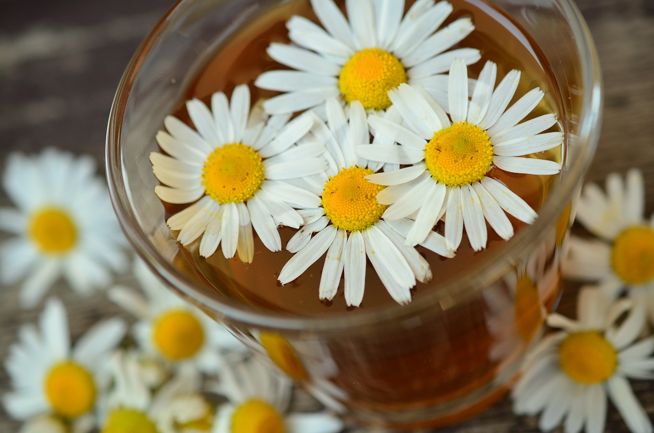 chamomile tea, best teas for your skin, best tea